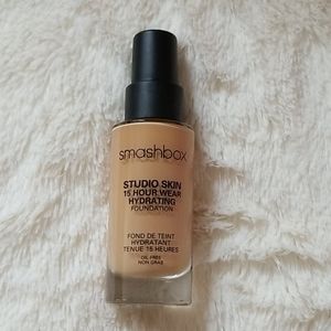 Smashbox Studio Skin foundation